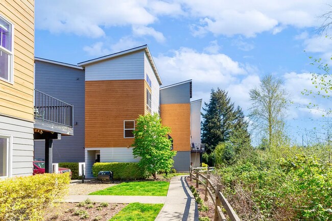 Building Photo - Modern 3 beds/ 2.5 bath townhouse in Kenmore!