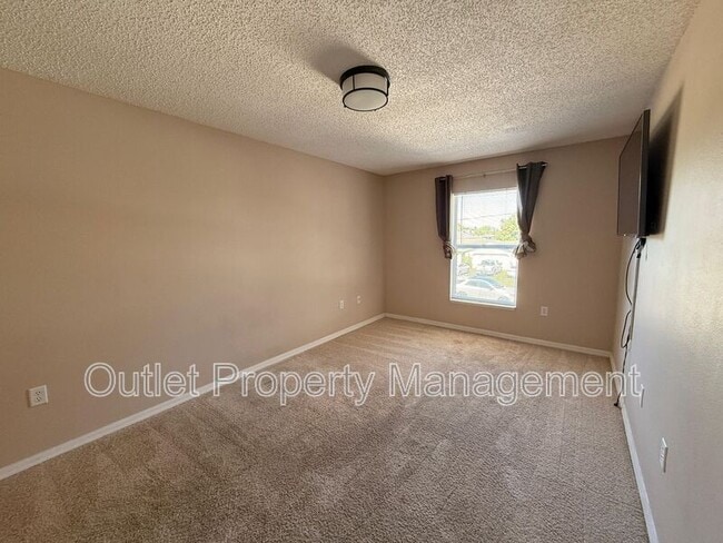 Building Photo - 1437 Dandelion Dr