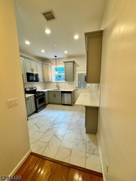 Building Photo - 47 Burnet St