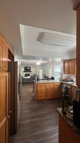 Lots of storage in kitchen - 118 Wofford Rd