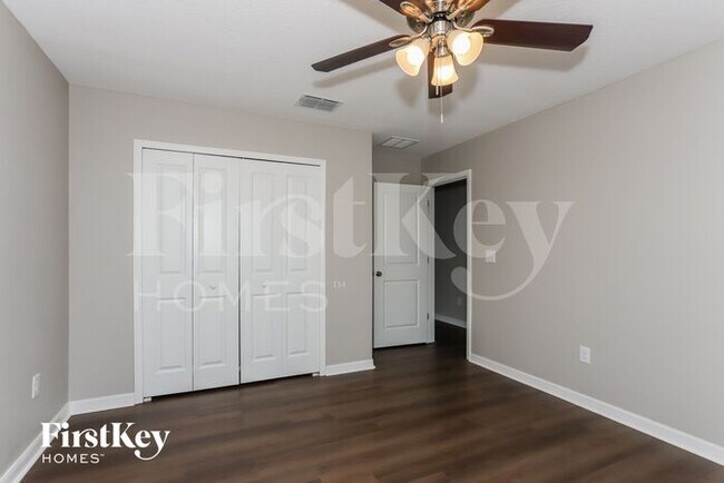 Building Photo - 10226 Bright Crystal Ave