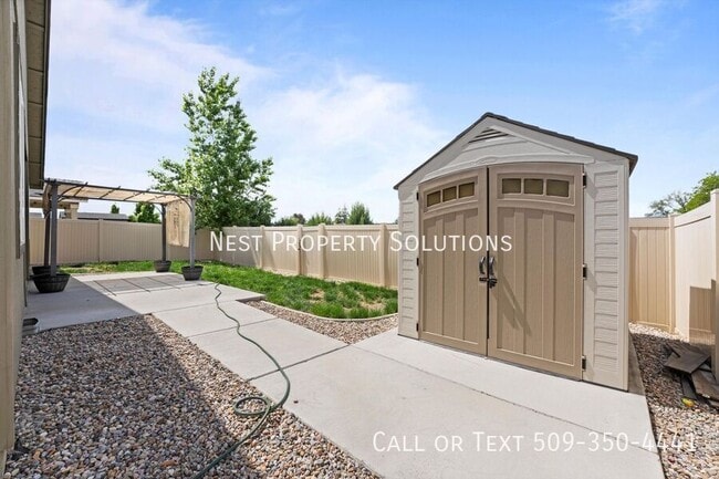 Building Photo - 558 S Lakeland Dr