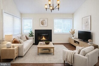 Building Photo - 13373 Hungerford Pl