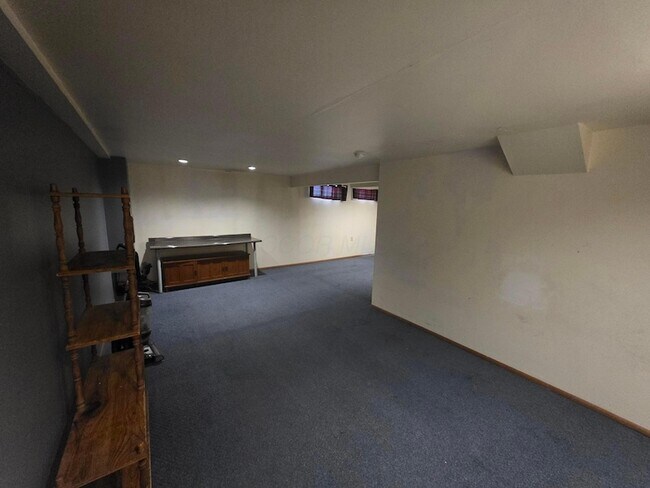 Building Photo - 7006 Finchley Dr