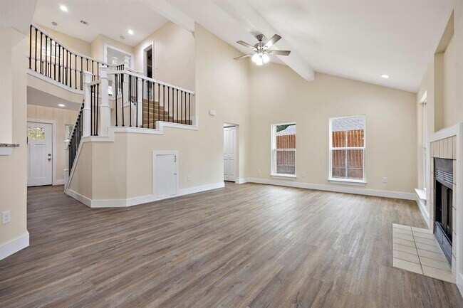 Building Photo - 507 Deercreek Ln