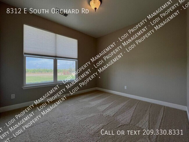 Building Photo - 8312 E Orchard Rd
