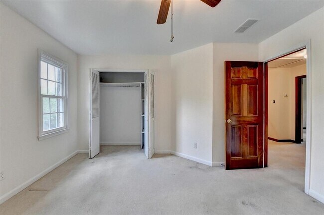 Building Photo - 478 Guilford Cir