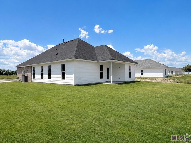 Building Photo - 12642 Perkins Rd