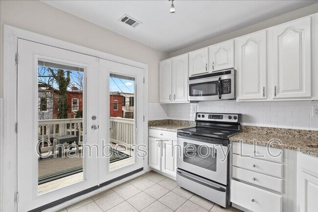 Building Photo - 619 Orleans Pl NE