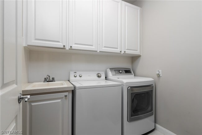 Building Photo - 28700 Alessandria Cir