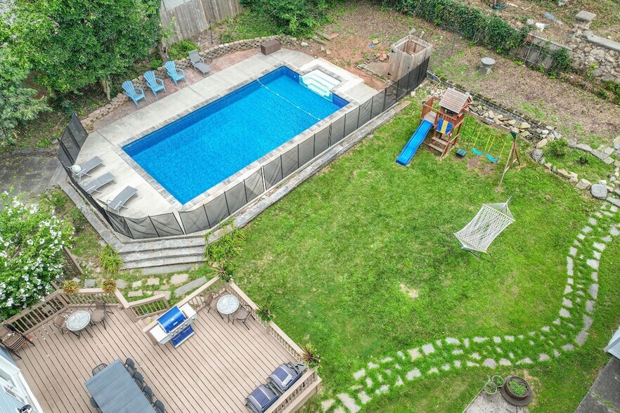 Building Photo - 139 W 4th Ave