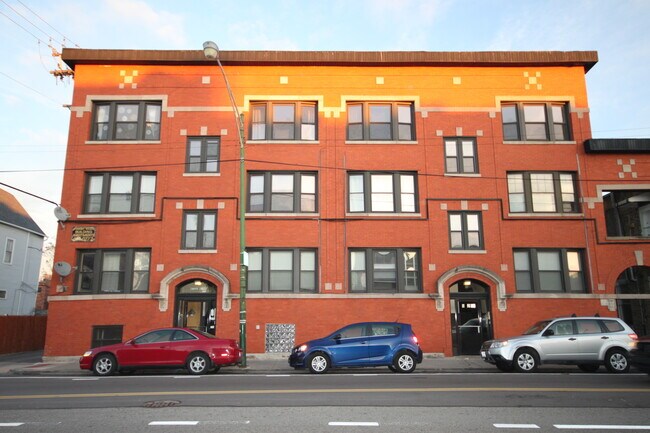 Primary Photo - 3154 W Diversey Ave