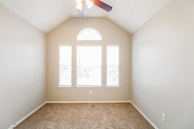 Building Photo - 3310 Tenaha Dr