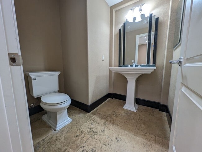 Building Photo - 9209 Worsley Park Pl