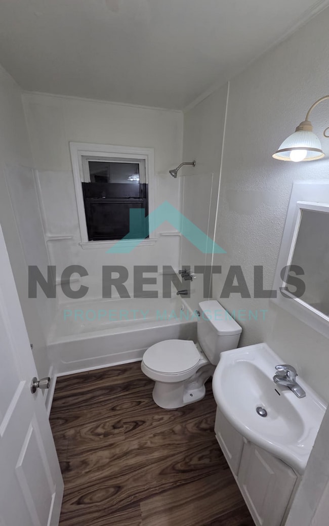 Building Photo - 1302 Cypress St