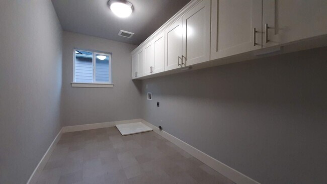 Building Photo - Magnificent Gig Harbor 4 Bed Home For Rent