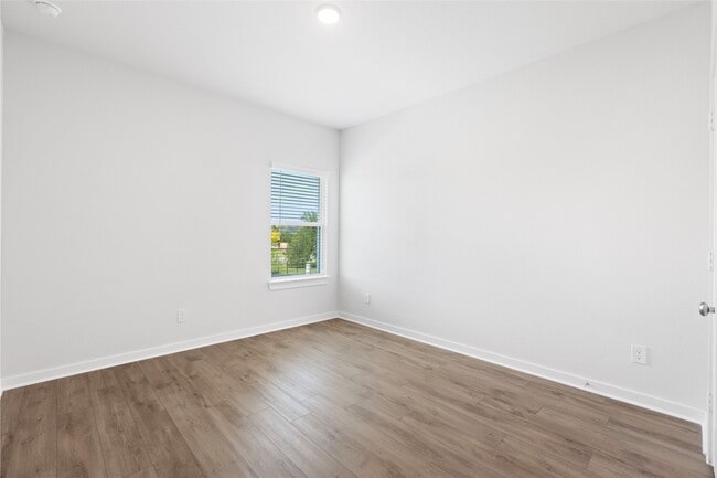 Building Photo - 8126 Brocken St