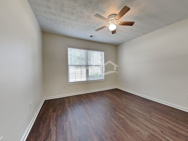 Building Photo - 2347 Swan Lake Dr SW