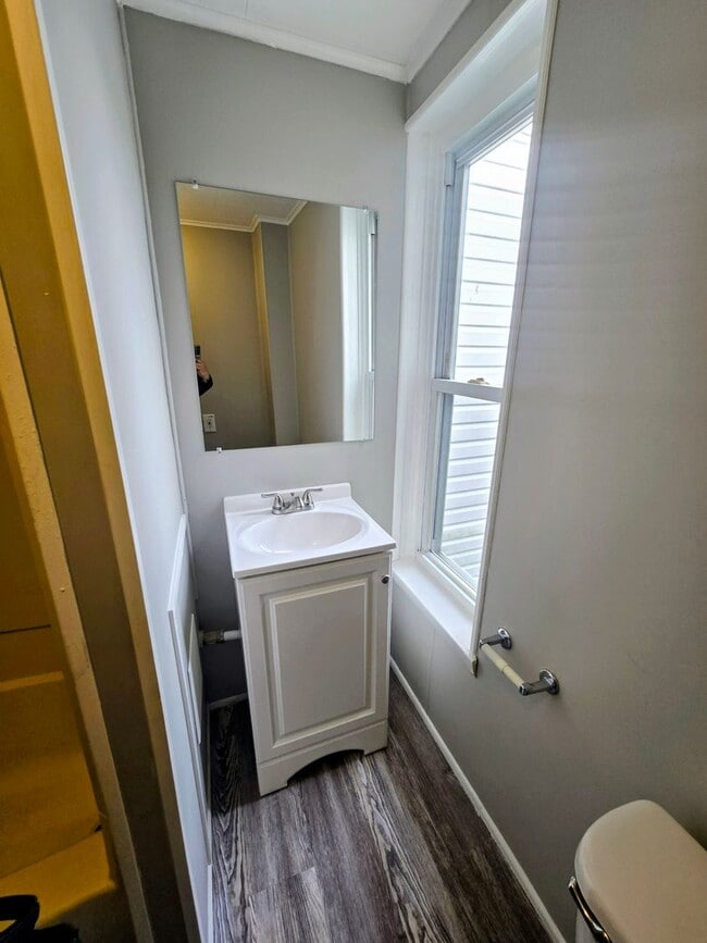 Building Photo - 325.5 S Lumber St