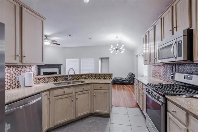 Building Photo - 1604 Oak Brook Ln