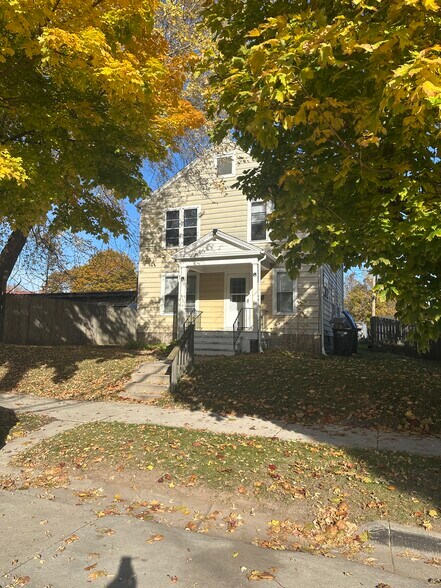 Primary Photo - 1914 Garfield Ave