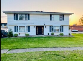 Building Photo - 1365 Pierce Ave