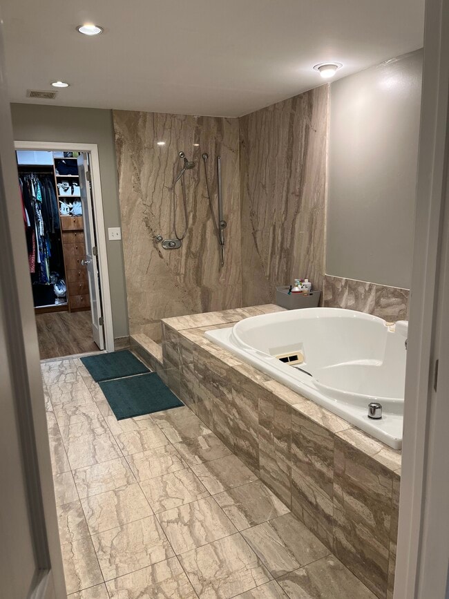 Building Photo - 117 Batchelor Dr