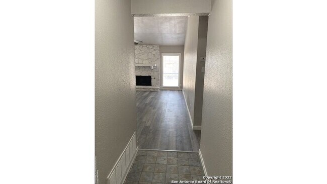 Building Photo - 15043 Misty Bnd Dr