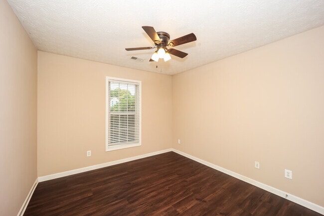 Building Photo - 75 Bellaire Ln