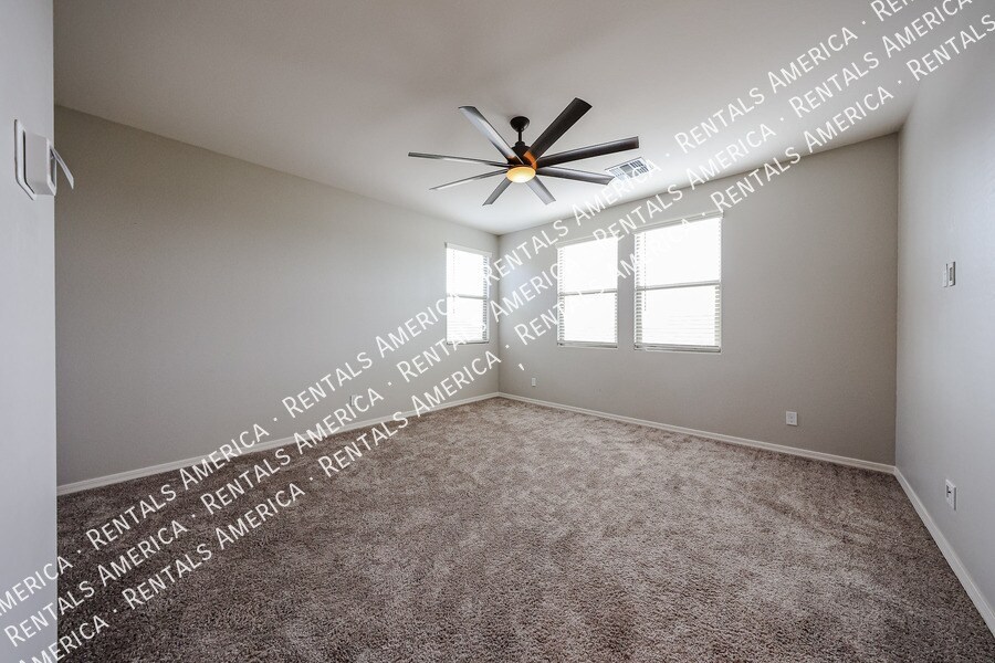 Building Photo - 16215 W Camino de Oro