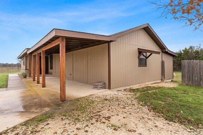 Building Photo - 2610 Co Rd 255