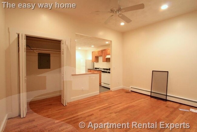 Building Photo - 302 Highland Ave