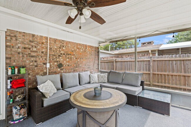 Building Photo - 109 Friar Tuck Dr