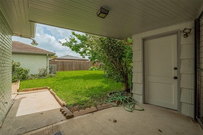 Building Photo - 4115 Mischire Dr