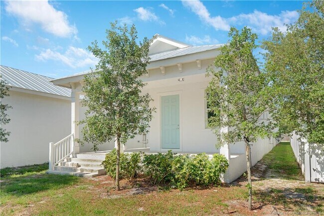 Building Photo - 4982 SE Railway Ave