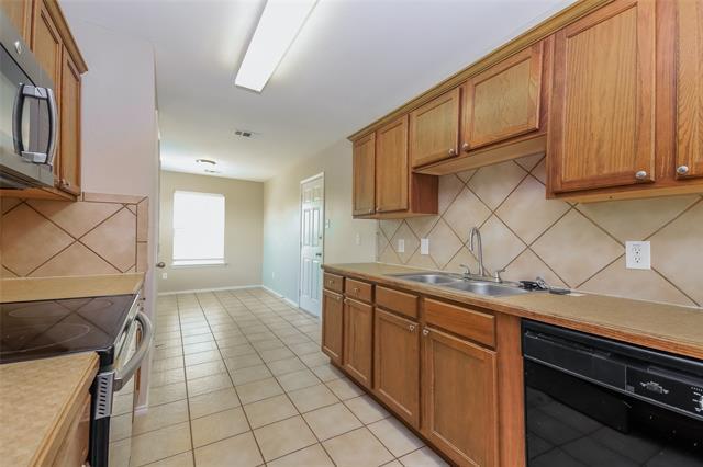 Building Photo - 2120 Rose May Dr