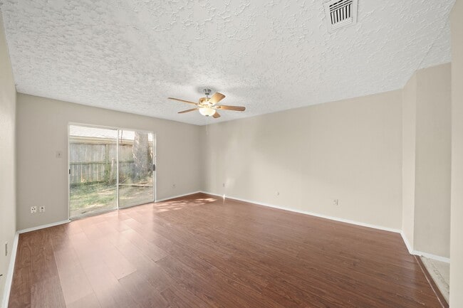 Building Photo - 16107 Grassy Creek Dr