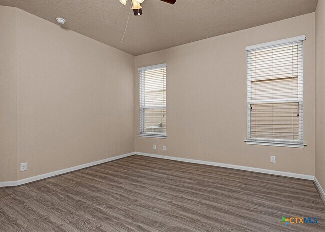 Building Photo - 481 Centinela St