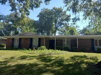 Building Photo - Beautiful Chesterfield Home in Desirable High Valley Neighborhood