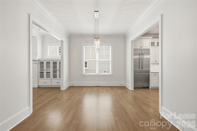 Building Photo - 404 Iverson Way