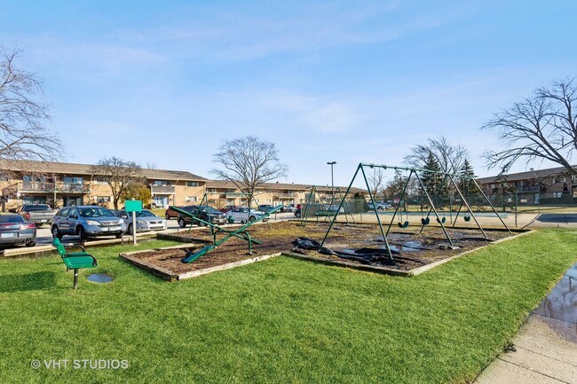 Building Photo - 7410 Brookdale Dr