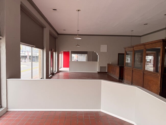 Building Photo - 105 Pendleton St