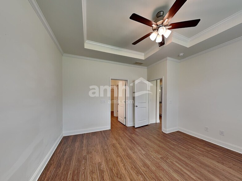 Building Photo - 6240 Bridlewood Ln