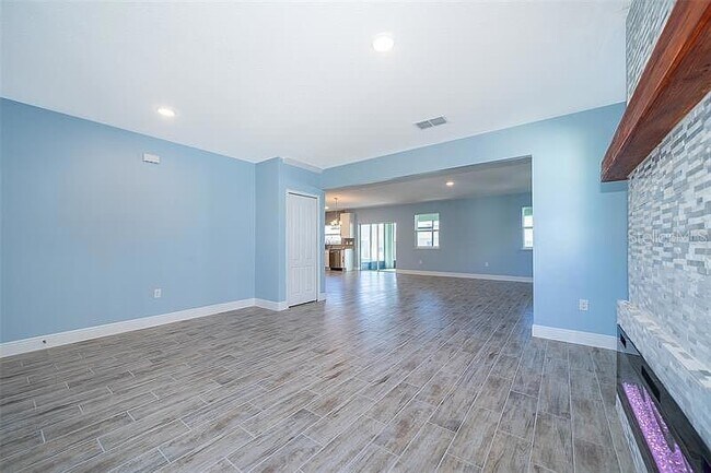 Building Photo - 626 Taft Dr