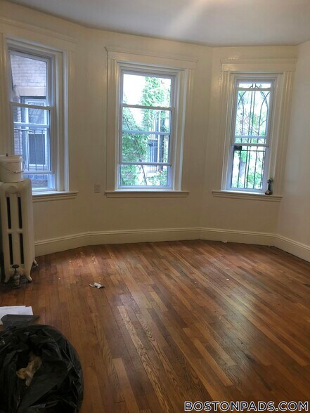 Building Photo - 49 Worthington St