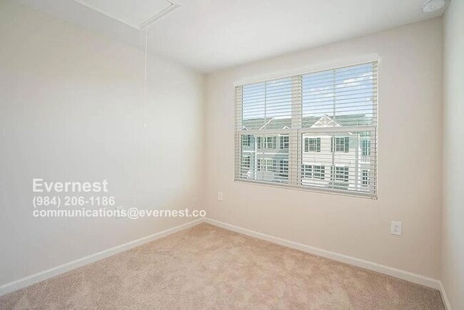 Building Photo - 3003 Soft Breeze Dr