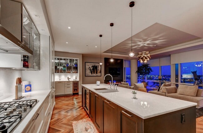 Building Photo - 300 International Drive