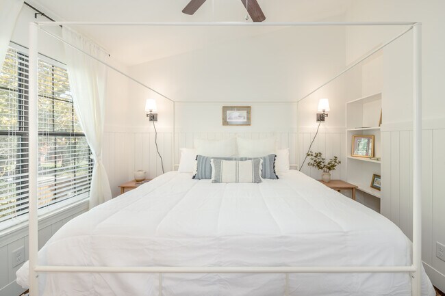 Building Photo - 5011 Jenkins Ave