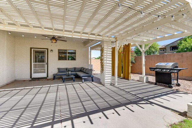 Building Photo - 2313 N Presidential Dr