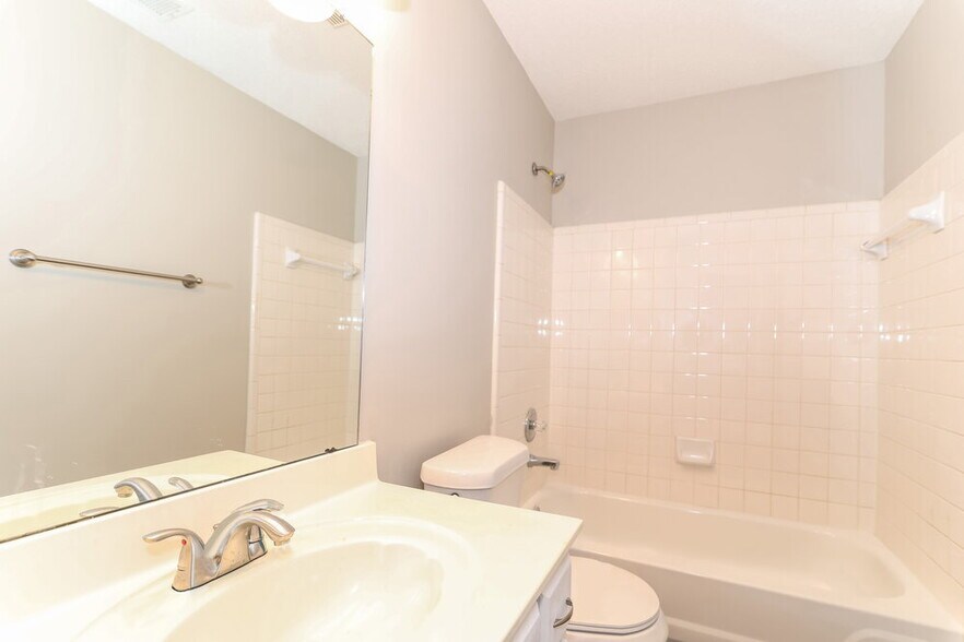 Building Photo - 5599 Annandale Dr